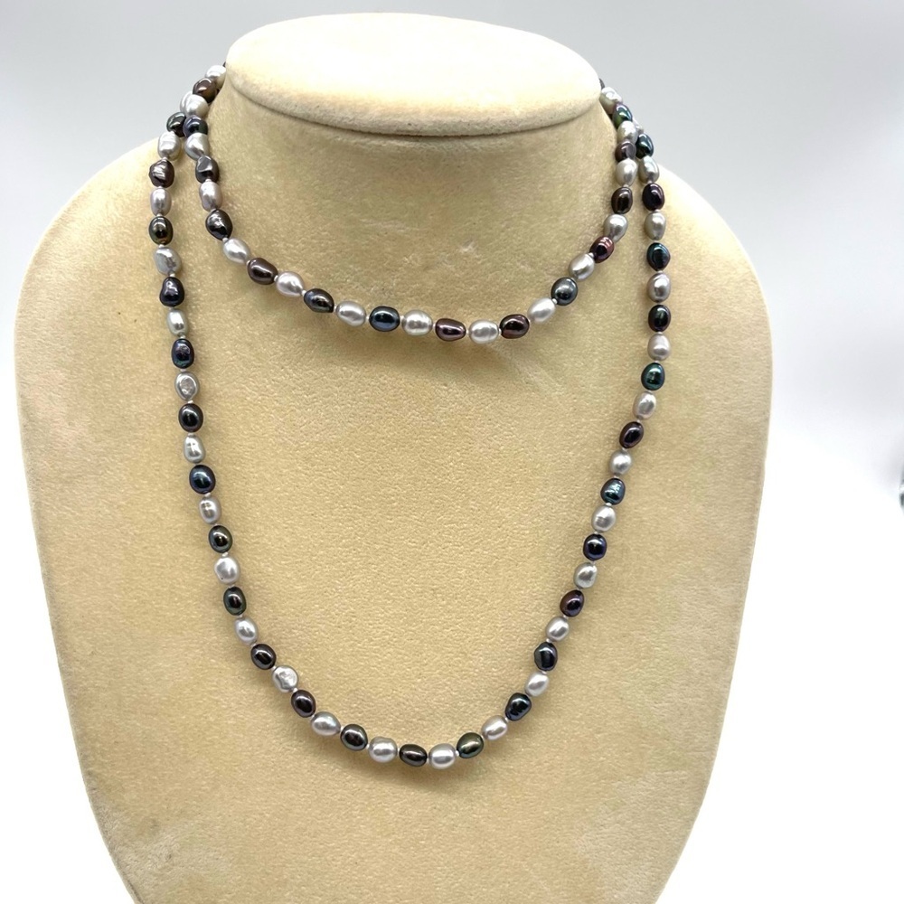 Elegant Multicolor Pearl Necklace